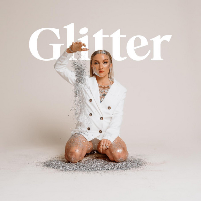 Carmen Justice: “Glitter”￼